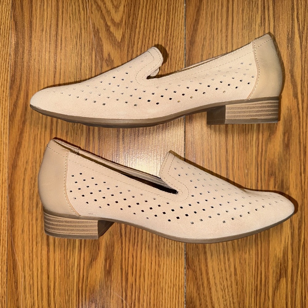 Clarks Collection Loafer Sz 8 Women Slip on Shoes Suede Classic style